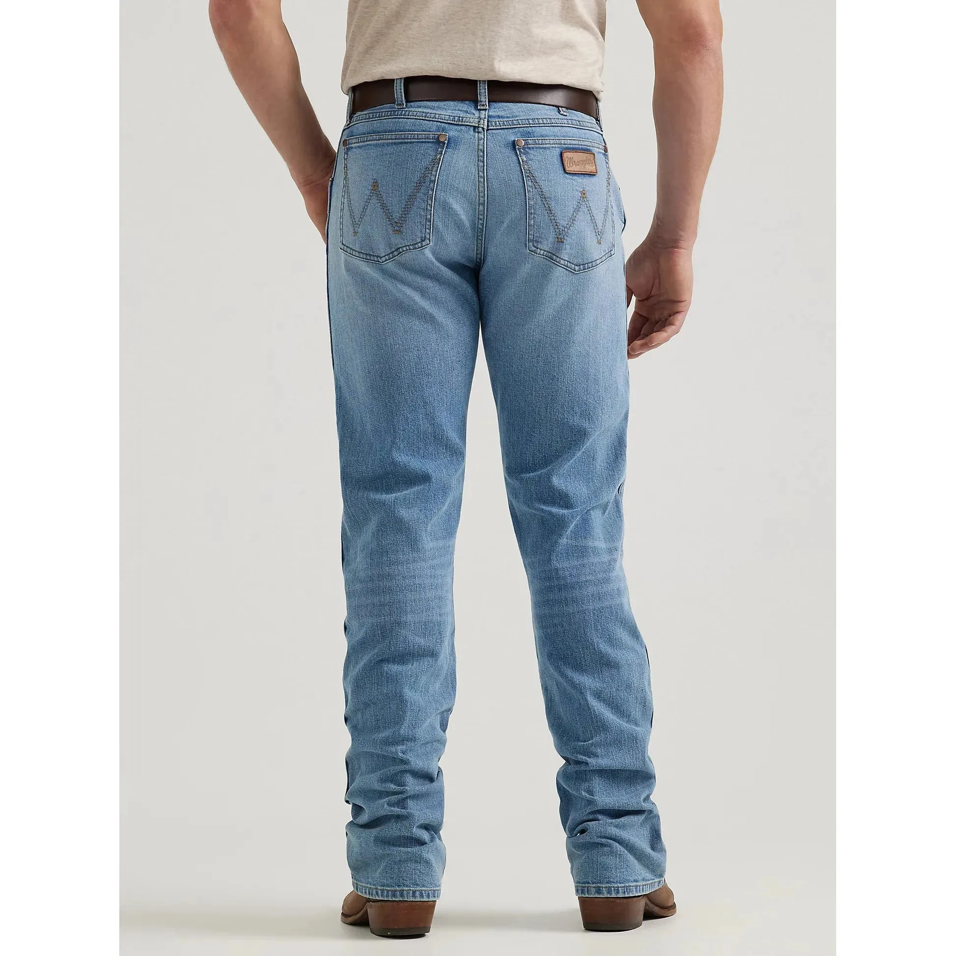 MEN'S WRANGLER RETRO® SLIM FIT BOOTCUT JEAN IN WOODMERE