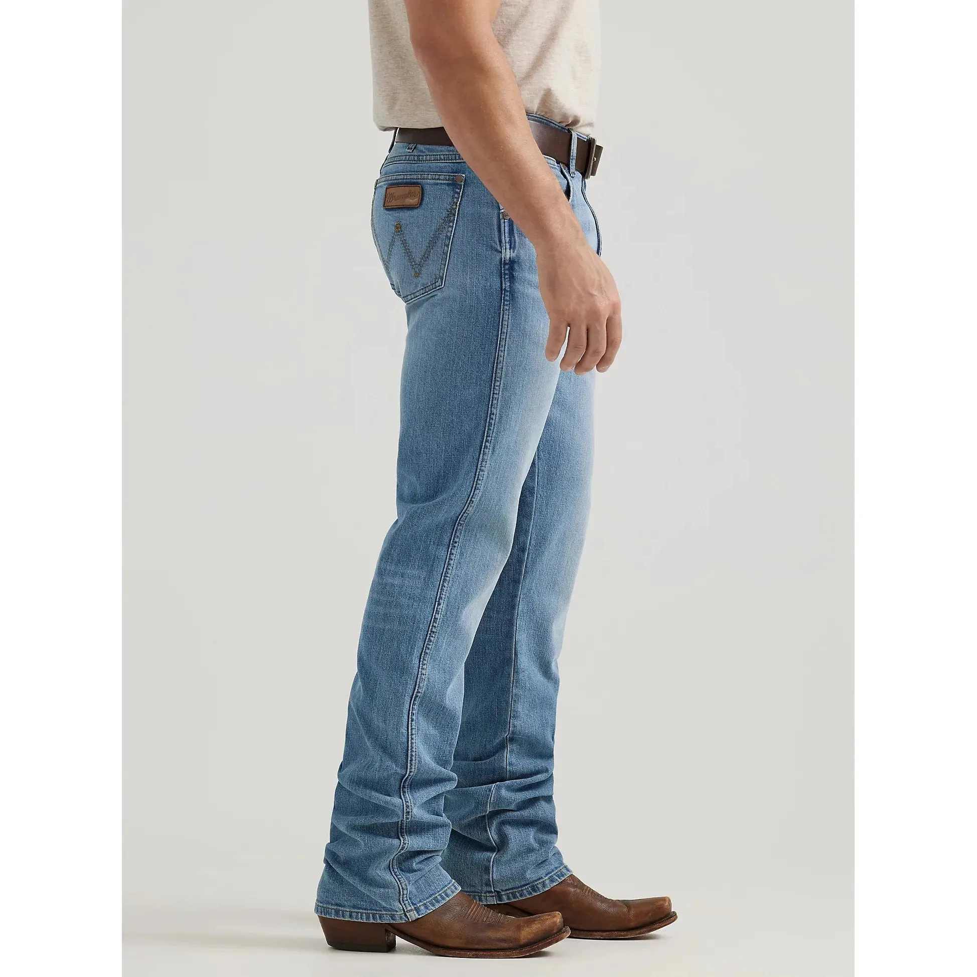 MEN'S WRANGLER RETRO® SLIM FIT BOOTCUT JEAN IN WOODMERE